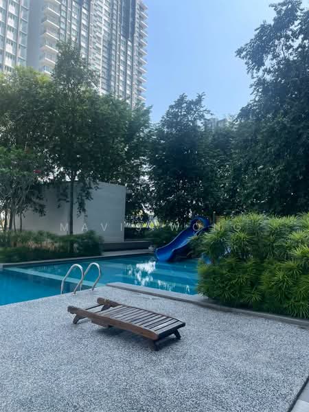 Servis Apartment untuk Disewa di Savanna Executive Suite @ Southville City - Mavis Wong - Pool - PropertyGuru.com.my