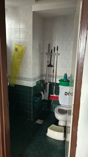 Pangsapuri untuk Dijual di Aster Court - Andrew Lee - Bathroom - PropertyGuru.com.my