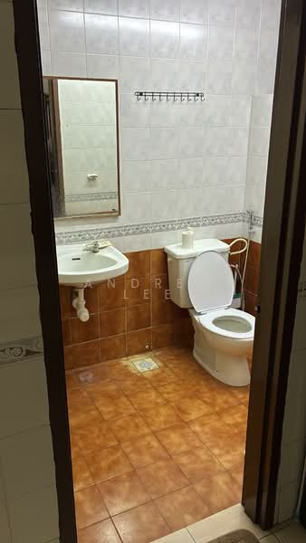 Pangsapuri untuk Dijual di Aster Court - Andrew Lee - Bathroom - PropertyGuru.com.my