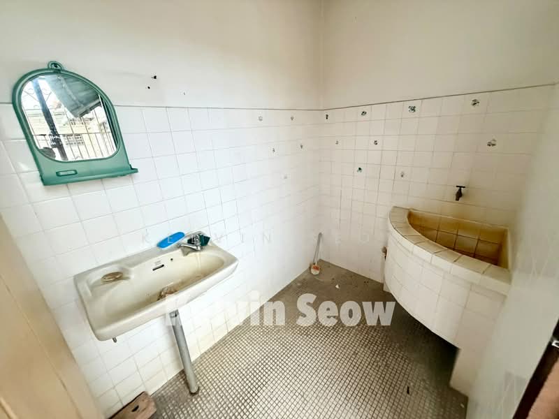 Rumah Teres 2 Tingkat untuk Disewa di Tanjung Bungah (Penang) - Kelvin Seow - Bathroom - PropertyGuru.com.my