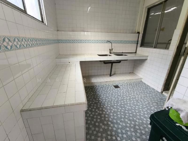 2-storey Terraced House for Sale in Damansara Jaya (Petaling Jaya) - Margaret Than - Kitchen - PropertyGuru.com.my