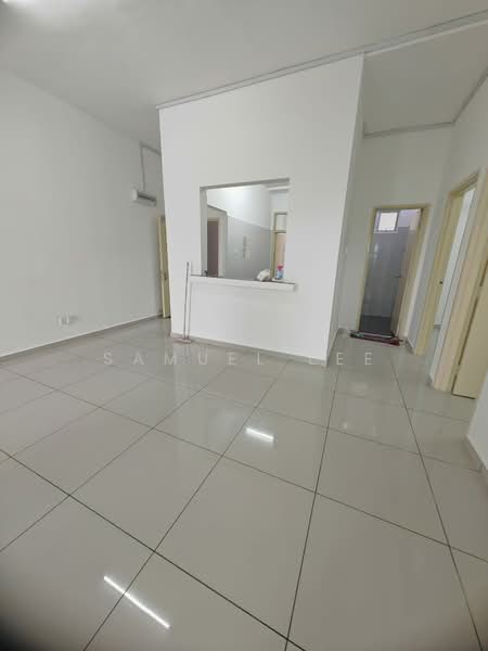 Pangsapuri untuk Disewa di Seri Molek Perdana - Samuel Lee - Living Room - PropertyGuru.com.my