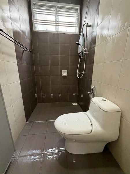 Rumah Teres 2 Tingkat untuk Dijual di Kangkar Pulai (Skudai) - Ruby Tan - Bathroom - PropertyGuru.com.my
