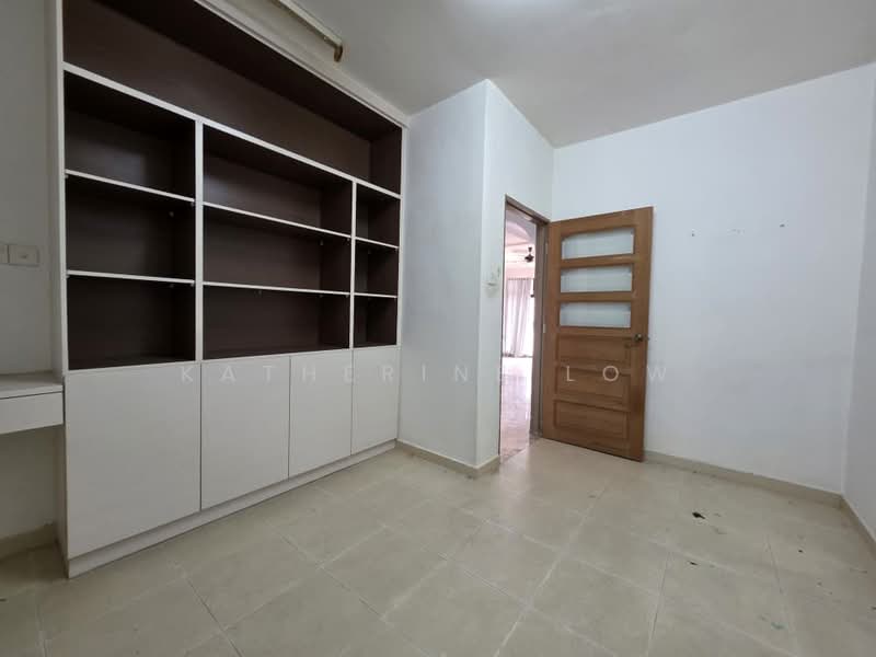 2-storey Terraced House for Sale in Taman Johor Jaya (Johor Bahru) - Katherine Low - Study - PropertyGuru.com.my