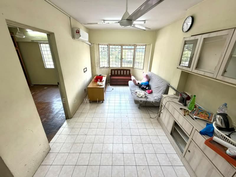 Pangsapuri untuk Dijual di Permai Apartment - Edwin Wong - Living Room - PropertyGuru.com.my