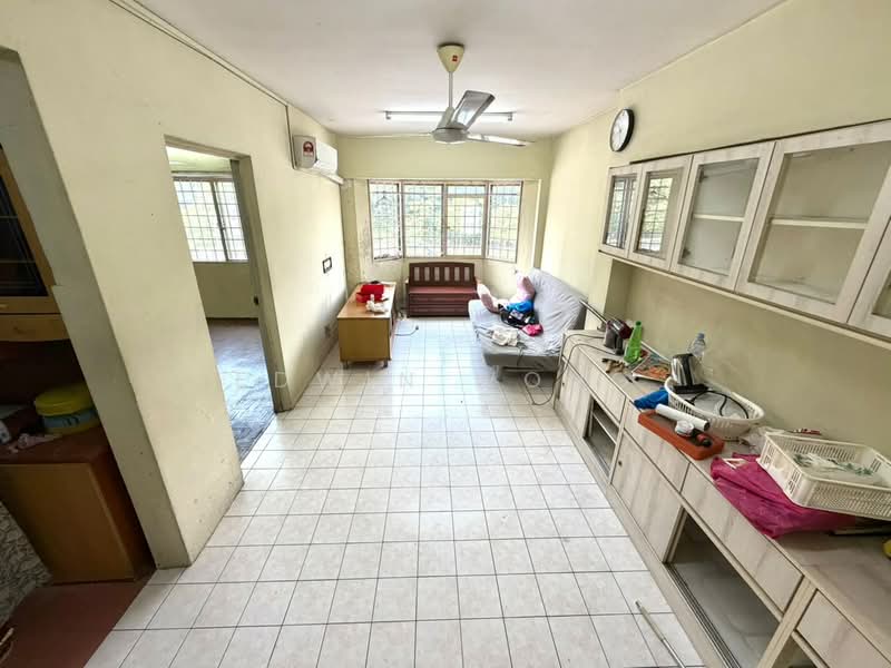 Pangsapuri untuk Dijual di Permai Apartment - Edwin Wong - Living Room - PropertyGuru.com.my