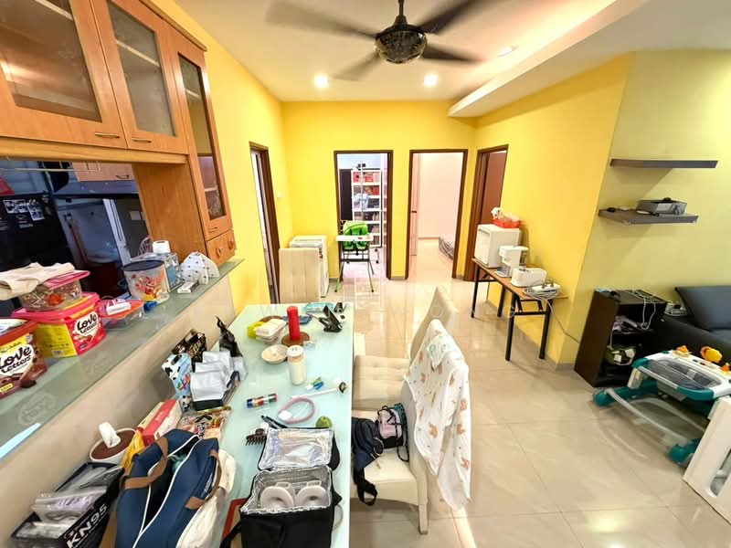 Pangsapuri untuk Dijual di Pangsapuri Mutiara Subang - Edwin Wong - Living Room - PropertyGuru.com.my