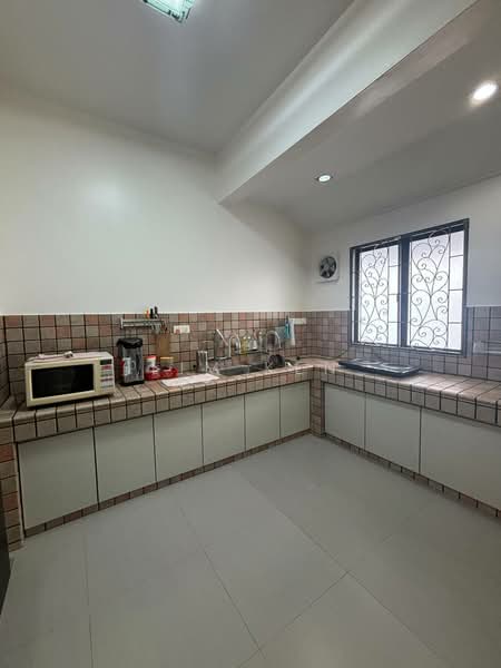 Semi-Detached House for Rent in Sungai Ara (Penang) - Lim Ken - Kitchen - PropertyGuru.com.my