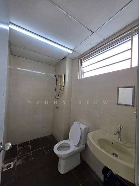 Condominium for Sale at Platinum Lake PV 20 - Yanny Siow - Bathroom - PropertyGuru.com.my