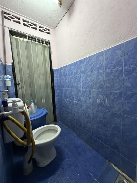 Terraced House for Sale in Taman Johan Setia (Klang) - Nini Malini - Bathroom - PropertyGuru.com.my
