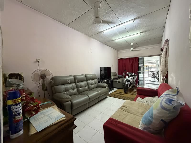 Terraced House for Sale in Taman Johan Setia (Klang) - Nini Malini - Living Room - PropertyGuru.com.my
