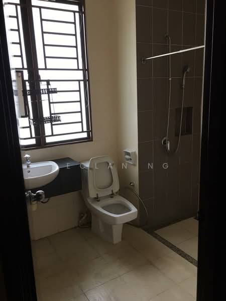 Rumah Teres 3 Tingkat untuk Dijual di Tanjung Bungah (Penang) - Declan Ng - Bathroom - PropertyGuru.com.my