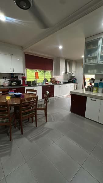 Bungalow for Sale in Kampung Sungai Plong (Sungai Buloh) - Zarema Kulbuzheva - Kitchen - PropertyGuru.com.my