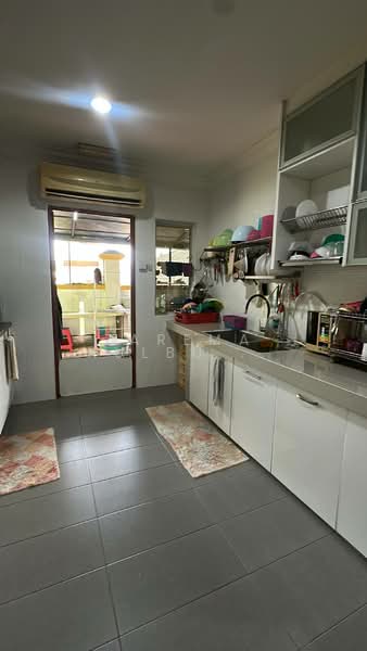 Bungalow for Sale in Kampung Sungai Plong (Sungai Buloh) - Zarema Kulbuzheva - Kitchen - PropertyGuru.com.my