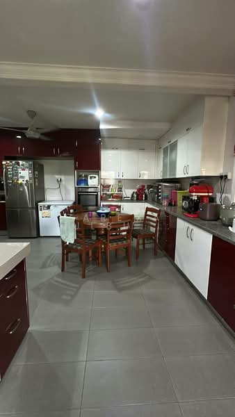 Bungalow for Sale in Kampung Sungai Plong (Sungai Buloh) - Zarema Kulbuzheva - Kitchen - PropertyGuru.com.my