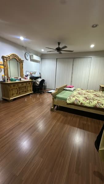 Bungalow for Sale in Kampung Sungai Plong (Sungai Buloh) - Zarema Kulbuzheva - Bedroom - PropertyGuru.com.my