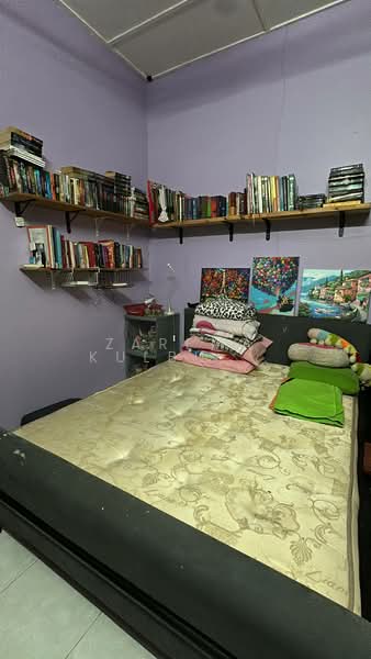 Bungalow for Sale in Kampung Sungai Plong (Sungai Buloh) - Zarema Kulbuzheva - Bedroom - PropertyGuru.com.my