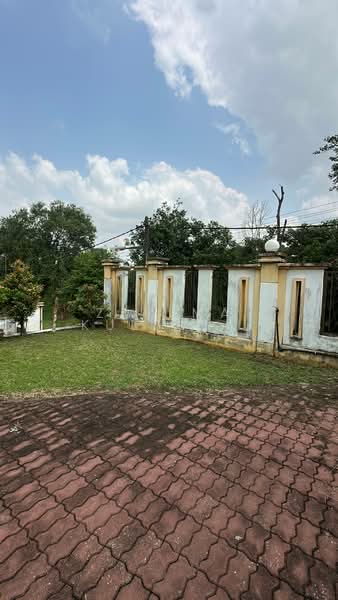 Bungalow for Sale in Kampung Sungai Plong (Sungai Buloh) - Zarema Kulbuzheva - Exterior - PropertyGuru.com.my