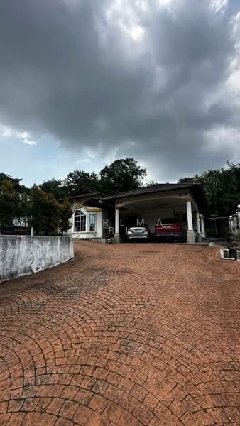 Bungalow for Sale in Kampung Sungai Plong (Sungai Buloh) - Zarema Kulbuzheva - Exterior - PropertyGuru.com.my