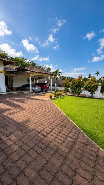 Bungalow for Sale in Kampung Sungai Plong (Sungai Buloh) - Zarema Kulbuzheva - Exterior - PropertyGuru.com.my