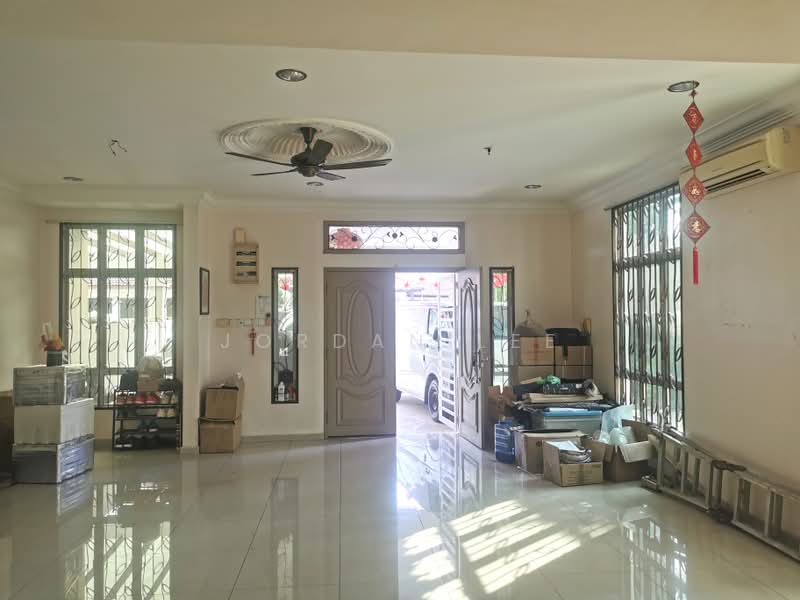2-storey Terraced House for Sale in Taman Semabok Perdana (Semabok) - Jordan Lee - Entrance - PropertyGuru.com.my