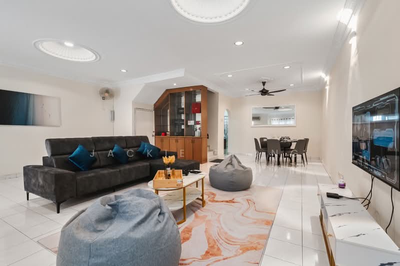 Rumah Teres 2 Tingkat untuk Disewa di Happy Garden (Kuchai Lama) - Jackie Chong - Living Room - PropertyGuru.com.my