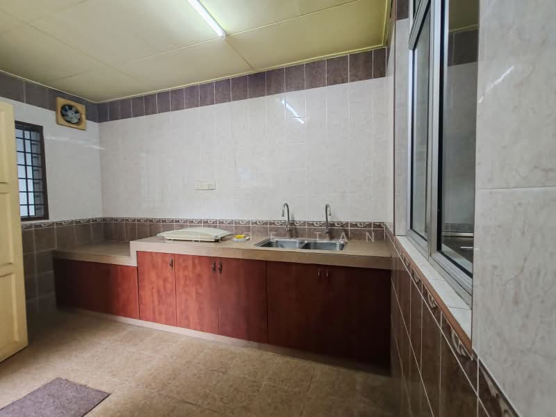 2-storey Terraced House for Sale in Shah Alam (Selangor) - Chloe Tan - Kitchen - PropertyGuru.com.my
