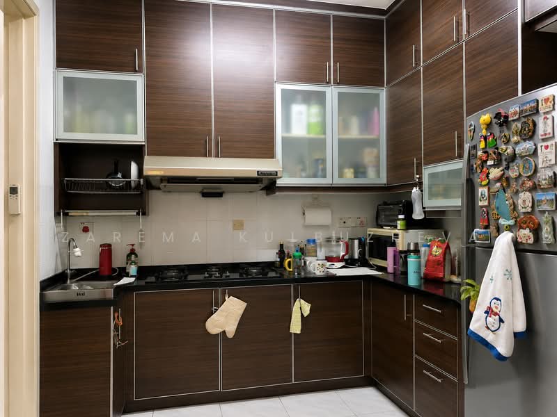 Condominium for Sale at Seri Maya Condominium - Zarema Kulbuzheva - Kitchen - PropertyGuru.com.my