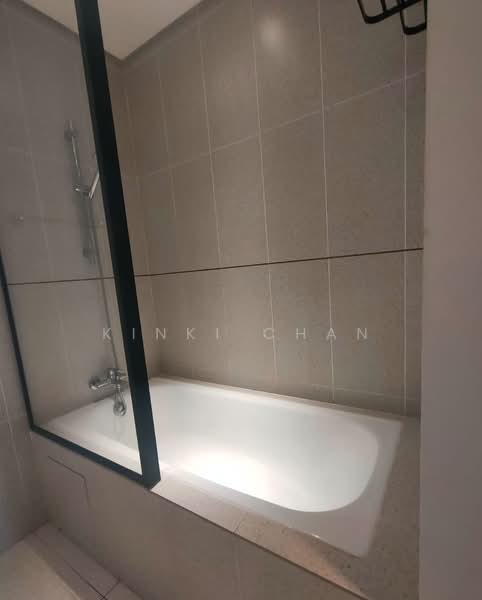 Servis Apartment untuk Dijual di Millerz Square Serviced Residence - KINKI CHAN - Bathroom - PropertyGuru.com.my