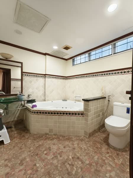 Kondominium untuk Dijual di Desa Angkasa - Sean Lim - Bathroom - PropertyGuru.com.my