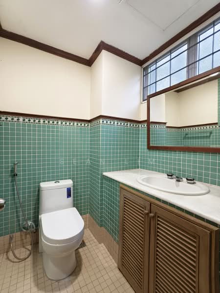Kondominium untuk Dijual di Desa Angkasa - Sean Lim - Bathroom - PropertyGuru.com.my