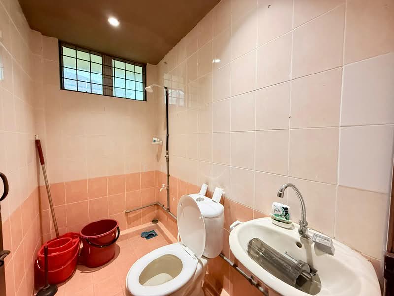 Rumah Teres 2 Tingkat untuk Dijual di Kuching (Sarawak) - Jeno Tan - Bathroom - PropertyGuru.com.my
