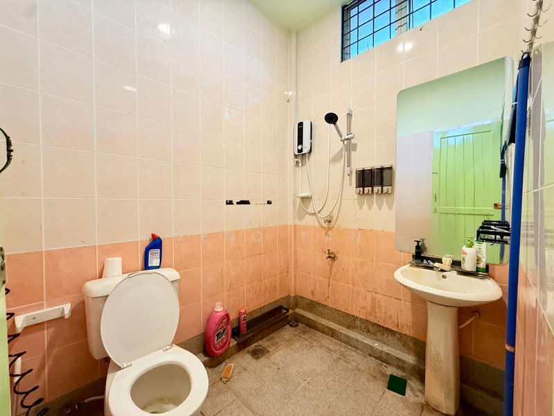 Rumah Teres 2 Tingkat untuk Dijual di Kuching (Sarawak) - Jeno Tan - Bathroom - PropertyGuru.com.my