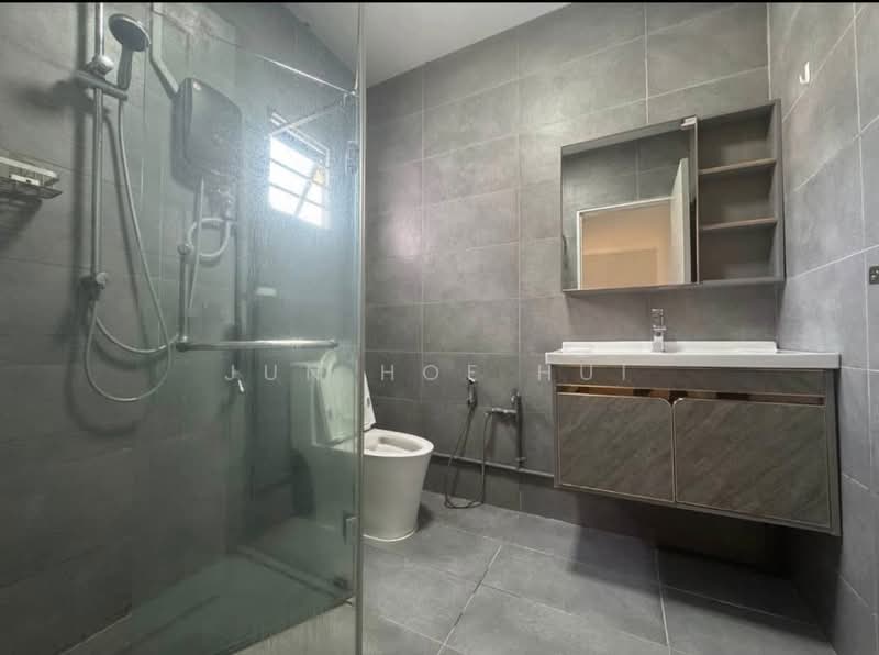 2-storey Terraced House for Sale in Taman Seputeh (Kota Kinabalu) - Jun Hoe Hui - Bathroom - PropertyGuru.com.my