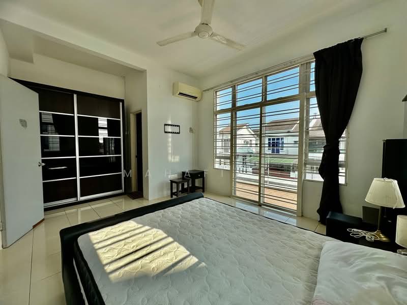 Semi-Detached House for Sale in Bandar Saujana Putra (Tanjong Duabelas) - Mahafiz . - PropertyGuru.com.my