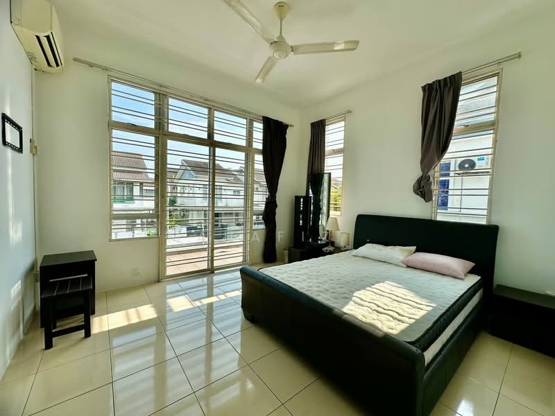 Semi-Detached House for Sale in Bandar Saujana Putra (Tanjong Duabelas) - Mahafiz . - PropertyGuru.com.my
