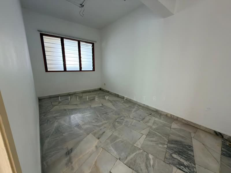 2-storey Terraced House for Sale in Bandar Country Homes (Rawang) - Liliey Fitri - PropertyGuru.com.my