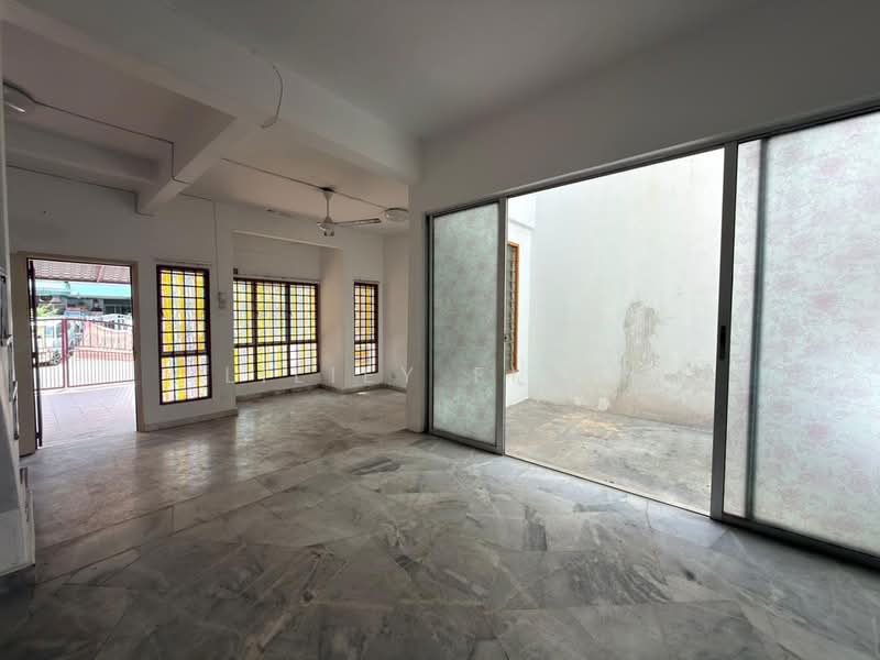 2-storey Terraced House for Sale in Bandar Country Homes (Rawang) - Liliey Fitri - PropertyGuru.com.my