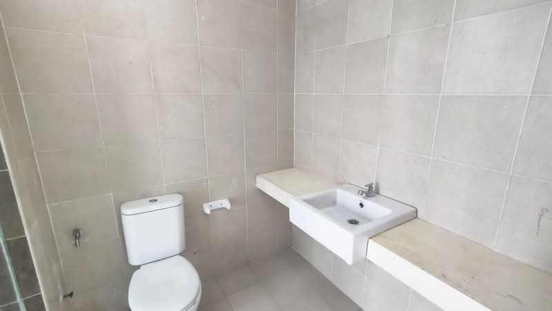 Kondominium untuk Disewa di Casa Tropika - Hann . - Bathroom - PropertyGuru.com.my