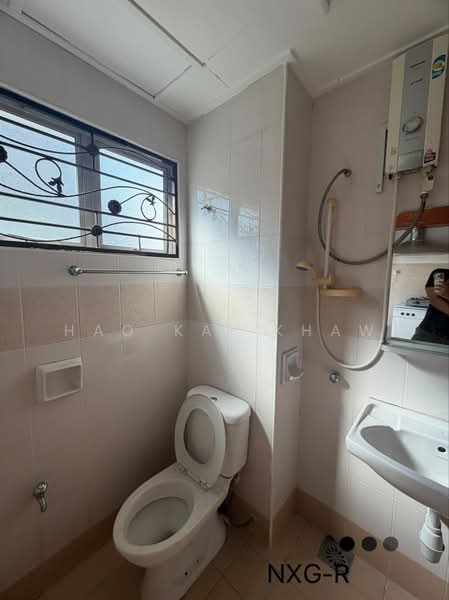 2-storey Terraced House for Sale in Setia Alam (Selangor) - Hao Kai Khaw - Bathroom - PropertyGuru.com.my