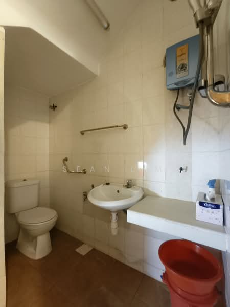 Rumah Bandar untuk Dijual di Jalan Ipoh (Kuala Lumpur) - Sean Lim - Bathroom - PropertyGuru.com.my