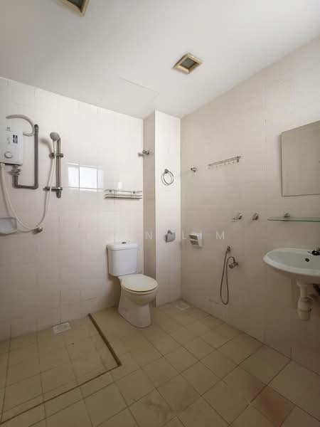 Rumah Bandar untuk Dijual di Jalan Ipoh (Kuala Lumpur) - Sean Lim - Bathroom - PropertyGuru.com.my