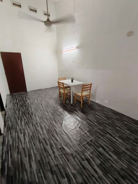 1-storey Terraced House for Rent in Taman Abad (Johor Bahru) - Alicia Lian - Dining Room - PropertyGuru.com.my