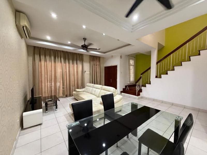 Rumah Teres 2-Tingkat untuk Disewa di Kota Kemuning (Shah Alam) - Chloe Tan - Living Room - PropertyGuru.com.my