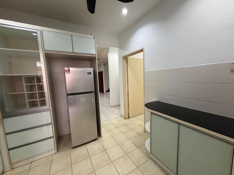 Rumah Teres 2-Tingkat untuk Disewa di Kota Kemuning (Shah Alam) - Chloe Tan - Kitchen - PropertyGuru.com.my