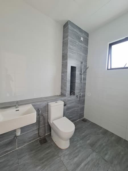 2-storey Terraced House for Sale in Telok Panglima Garang (Selangor) - Elyn Soo - Bathroom - PropertyGuru.com.my