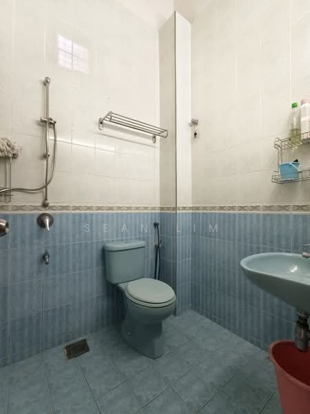 Rumah Teres 2 Tingkat untuk Dijual di Taman Bukit Idaman (Selayang) - Sean Lim - Bathroom - PropertyGuru.com.my