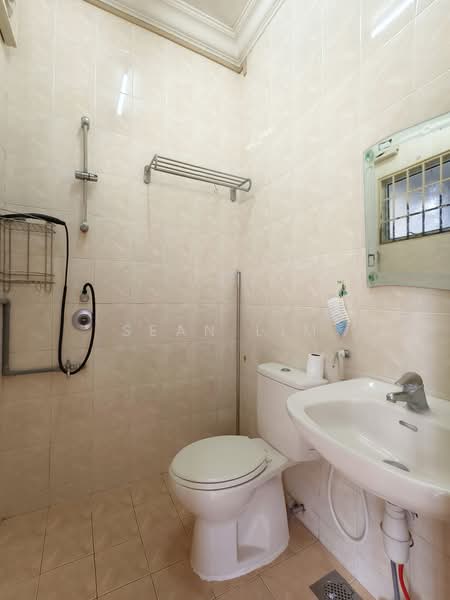 Rumah Teres 2 Tingkat untuk Dijual di Taman Bukit Idaman (Selayang) - Sean Lim - Bathroom - PropertyGuru.com.my