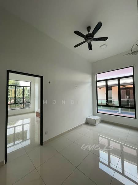 Rumah Kluster untuk Dijual di Canary Garden (Klang) - Desmond Chan - Interior - PropertyGuru.com.my