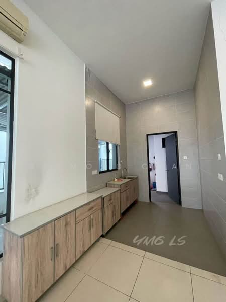 Rumah Kluster untuk Dijual di Canary Garden (Klang) - Desmond Chan - Kitchen - PropertyGuru.com.my
